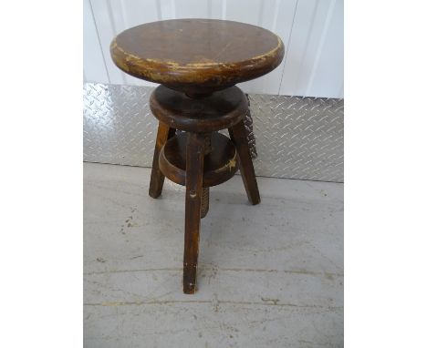 12 (l 2)Vintage Industrial : a first half of the 20 th C circular elm Machinist's stool with adjustable height ( screw thread
