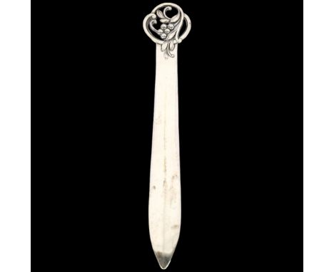 HUGO GRUN - an Art Nouveau Danish silver berry paper knife, 18.5cm, 1.3ozNo damage or repair, only light surface wear 