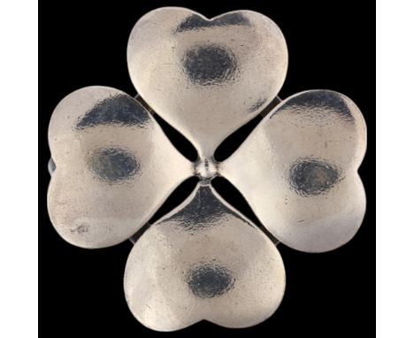 HANS HANSEN - a Danish modernist sterling silver heart 4-leaf clover brooch, circa 1960s, 26.5mm, 7.8gNo damage or repair, on