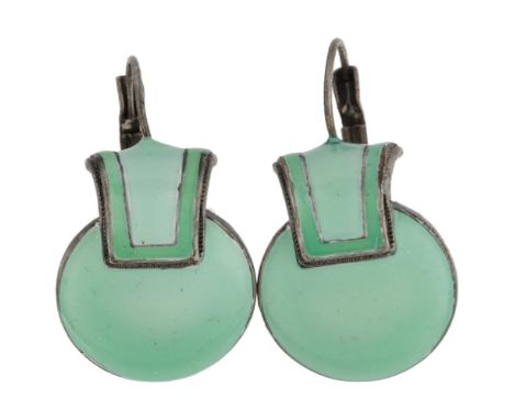 A pair of Art Deco style green enamel clip-on earrings, diameter 20.2mm, 11.4gNo damage or repair, only light surface wear, f