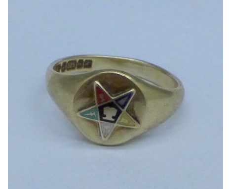 A 9ct gold and enamel ring, 3.7g, O