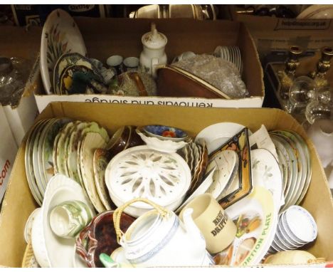 A large quantity of various china wares to include tea wares, modern Chinese teapot, Royal Worcester "Evesham" pattern tea wa