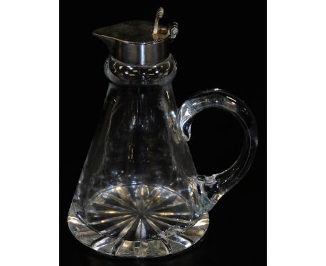 An Elizabeth II whisky tot glass jug, of tapered conical form, star cut base with silver hinged lid and mount, Birmingham 197