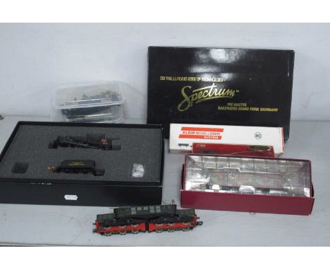 Two Bachmann Spectrum 'HO' Gauge Boxed U.S.A Outline Steam Tender Locomotives for Spares of Repair, a Ref No 82302 Baldwin 4-