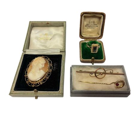 9ct gold amethyst and seed pearl ring, size O, 9ct gold mounted cameo brooch, 9ct gold horseshoe stick pin and 9ct gold bar b