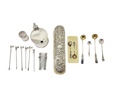 Selection of miscellaneous 19th century and later silver, including William IV étui case (London 1832), Victorian drum mustar