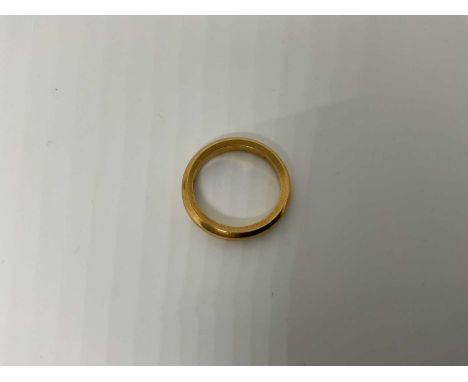 22ct gold wedding ringWeighs 7.8g.