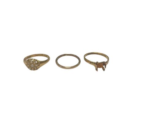 Antique 18ct gold diamond cluster ring (Birmingham 1918), size R½, 9ct gold wedding band, size P, and a yellow metal ring (la