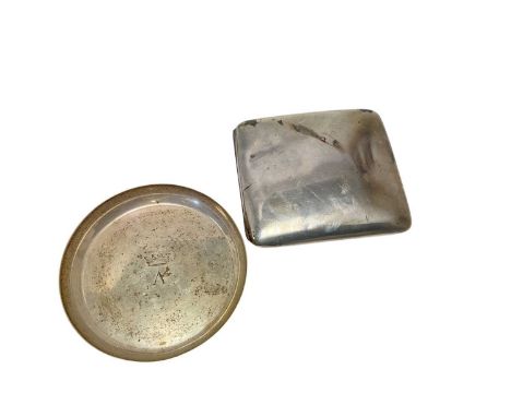George V silver pin dish of circular form with engraved baron's coronet, (London 1935), maker Carrington &amp; Company, toget