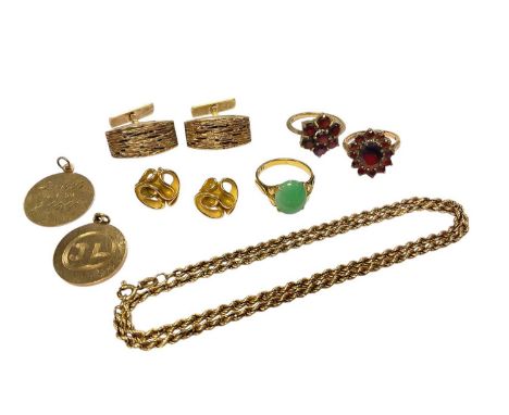 Group of 9ct gold jewellery to include pair of cufflinks, pair of earrings, ropetwist chain, jade/green hardstone ring, two g