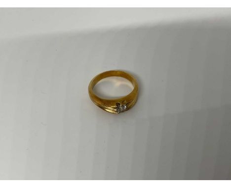Diamond signet ring with an old cut diamond in heavy gold settingWeighs 12.2g. Hallmarks rubbed.