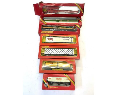 Mixed lot of Hornby railways 00 gauge model railway carriages, all in original boxes - Predominantly advertising/transport de