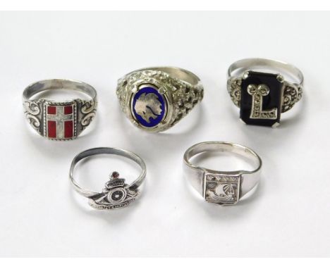 SILVER RINGS ETC. Two stamped silver rings: a black onyx & marcasite initial 'L' ring & a blue enamelled signet-type ring. Al