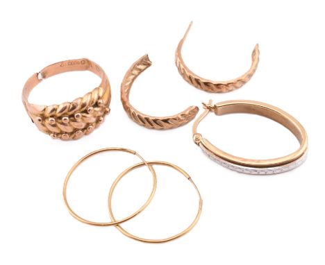 A collection of 9ct gold jewellery and fragments AF. The lot to include a hallmarked 9ct gold keeper ring AF, hallmarked for 