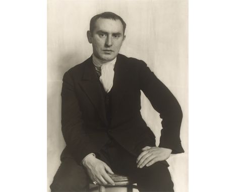August Sander (Herdorf 1876 – 1964 Köln). Der Maler Jankel Adler, Köln. 1924Silbergelatineabzug von Gerd Sander, 1986. Agfa-P