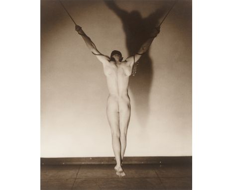 George Platt Lynes (East Orange/New Jersey 1907 – 1955 New York). „Walter Rockmer“. 1940Vintage oder früher Silbergelatineabz