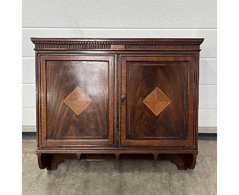 Wall hanging cupboard, parquetry inlaid, with dental cornice and an interior shelf W: 60 cm D: 16 cm H: 52 cm (2)