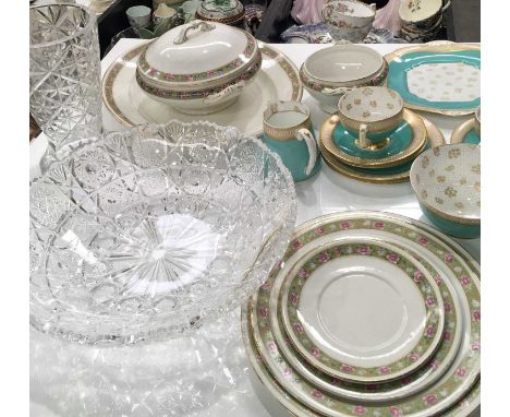 A Collection of late Victorian British tea and dinner ware including a Palladin China part tea service, Wedgwood &amp; Co Imp