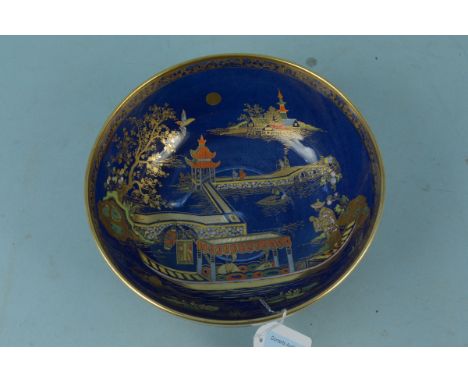 An Art Deco Carlton ware 'Barge' pattern lustre bowl, 19.5cm diameter (no damage noted)