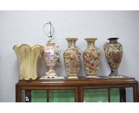 Italian Ceramic Table Lamp, three Japanese vases. (4)