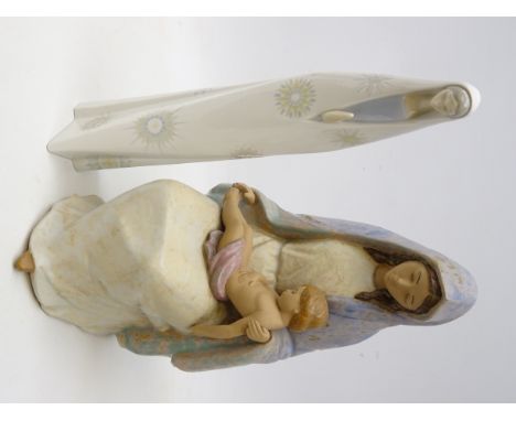 Nao figure depicting Mary and baby Jesus by Salvador Furió, H35cm and a Lladro figure of a woman in prayer (2)   Condition Re