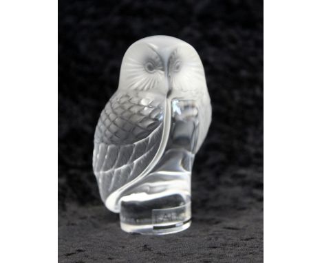 Lalique glass paperweight, 'Chouette', in the form of an owl with circular base, etched mark Lalique, France, 8.5cm high. No 