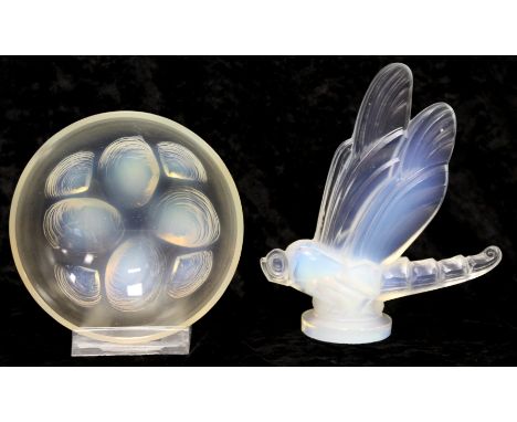 French Sabino opalescent figural Libellule / dragonfly glass car mascot or paperweight  on circular plinth base, moulded mark