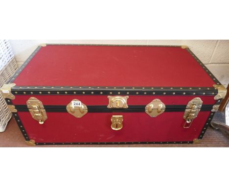 Steamer trunk
