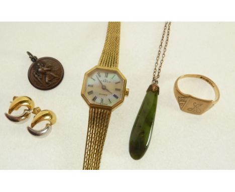 PAIR OF 9CT YELLOW AND WHITE GOLD EARRINGS, A 9CT GOLD GENTS SIGNET RING, Birmingham 1968, A NEW ZEALAND JADE DROP PENDANT, O
