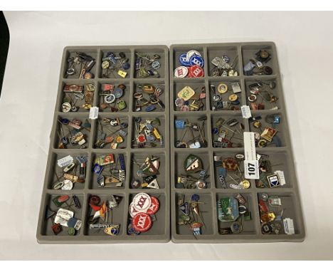 SELECTION OF VARIOUS VINTAGE PINS/BADGES/BROOCHES