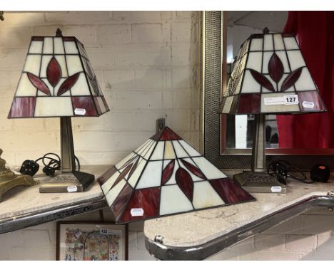 PAIR OF TIFFANY STYLE TABLE LAMPS WITH CEILING LIGHT