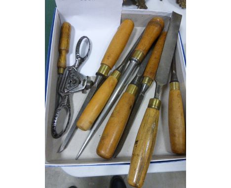 Eight Vintage Boxwood Handled Chisels plus a Spokeshave