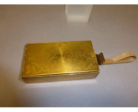 A Vintage Gilt Metal Floral Decorated Ladies Evening Bag / COmpact