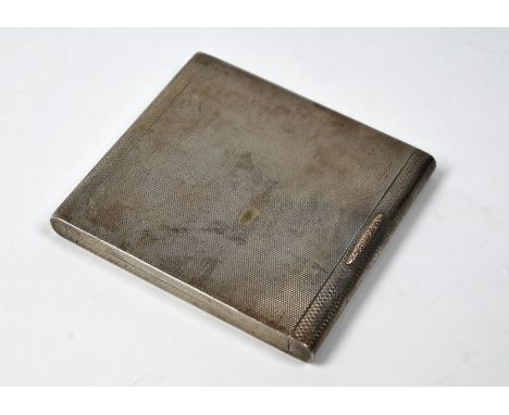 A good quality engine-turned cigarette case with sprung end catch, Henry Clifford Davis, Birmingham 1934, 5oz (156g)&nbsp;