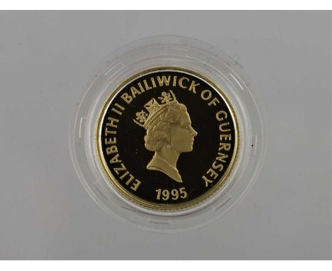 Guernsey, Gold Proof £25 1995 (.999 gold, 22mm, approx. 7.81g), obv. Maklouf portrait of the queen, rev. Queen Mother facing 