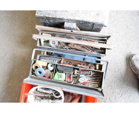 Cantilever toolbox and contents