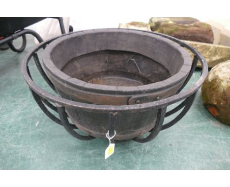 Metal and plastic lined garden planter 