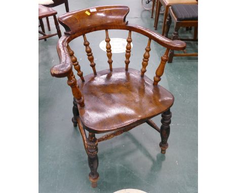 Late 19th/early 20th century elm captains chair, height 80 cm, width across arms 66 cm, height to seat 46 cm