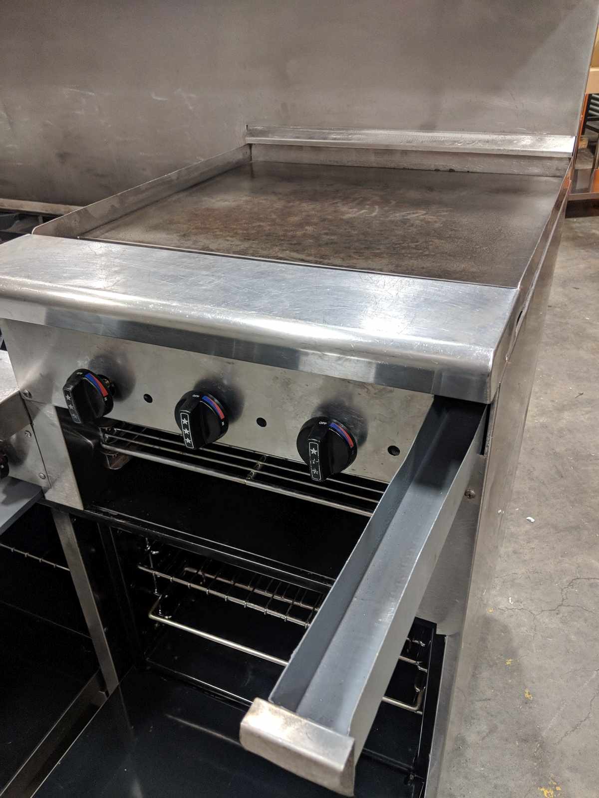 Tristar 60" Natural Gas Combination Six Burner 24" Griddle/Charbroiler