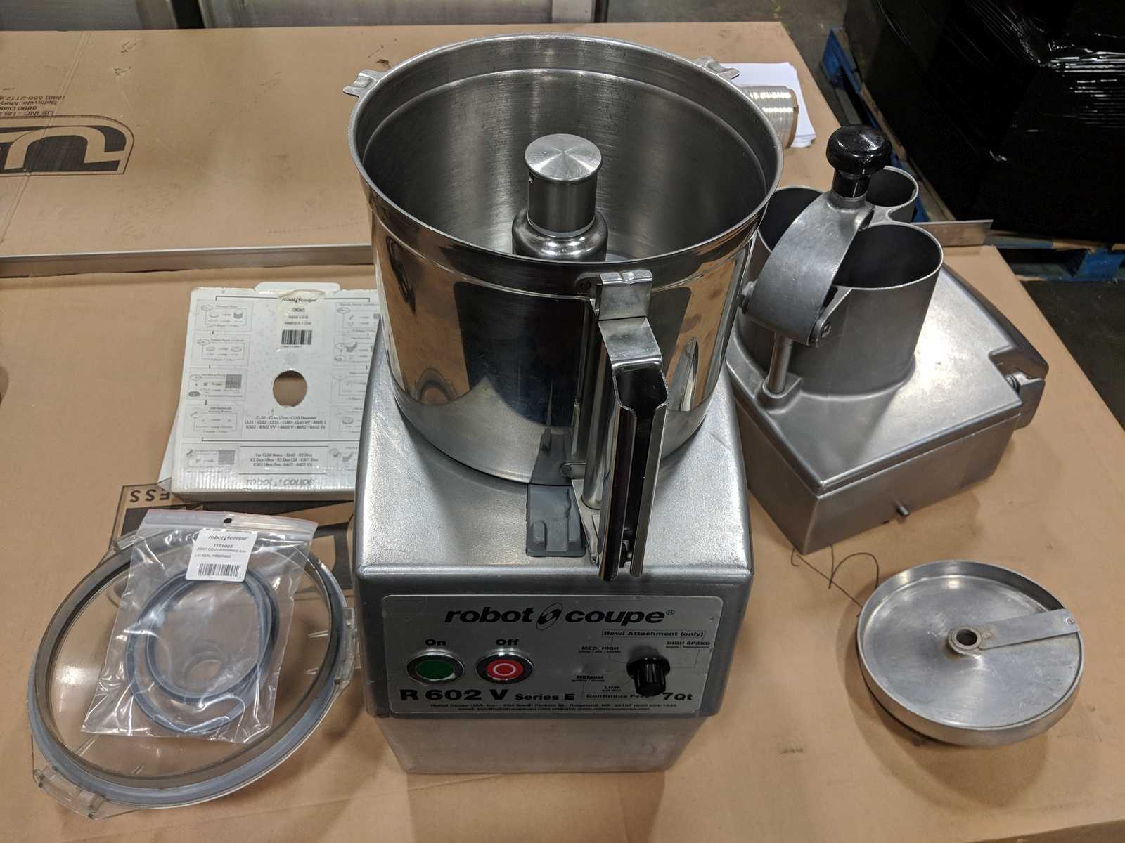 Robot Coupe R602V with Processor Housing, Dicing Grid and Slicing