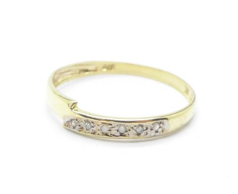 A 9ct gold and diamond ring, 0.8g, O