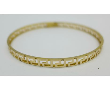 A 14ct gold bangle, 7.3g