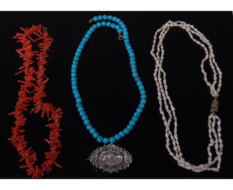 Mixed lot of jewellery, comprising; beaded turquoise necklace, coral necklace, modern pearl choker, and a Victorian silver br