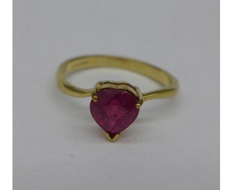 A 9ct gold and ruby ring, 2.1g, N