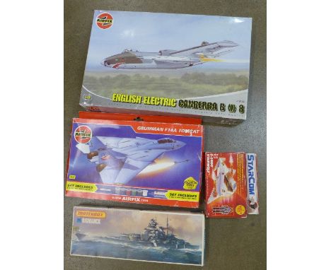 Four Airfix, Matchbox and Mattel sets including English Electric Canberra B (I) 8 fighter aeroplanes