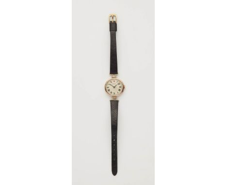 Frühe Art Déco-Rolex9 kt Gelbgold. Damenarmbanduhr mit Plexiglas. Weißes guillochiertes Zifferblatt mit schwarz lackierten rö