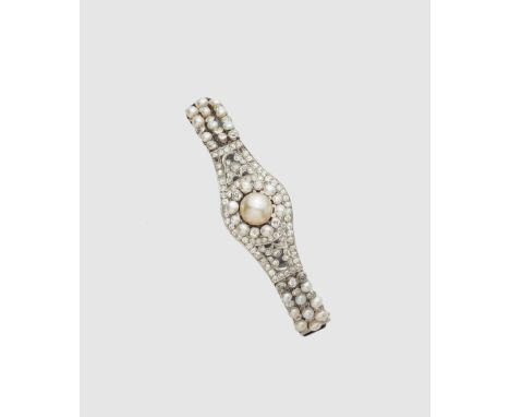 Französisches SpangenarmbandPlatin. Geschweifte Mittelspange und als dreisträngige bewegliche Rivièren gestaltete Bandansätze