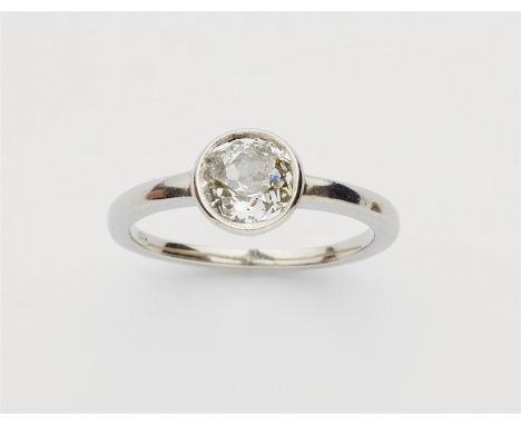 Ring mit Diamantsolitär14 kt Weißgold, rodiniert. Mit einem zargengefassten Altschliffdiamant ca. 0,95 ct (ca. 6,66 x 3,42 mm