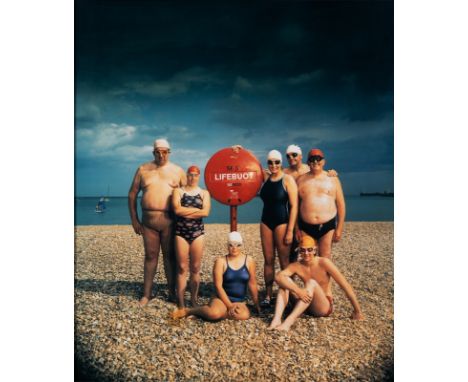 Neal Slavin (New York 1941 – lebt in New York). Channel Swimming Association, Dover, Kent, July 15, aus der Serie „Britons“. 