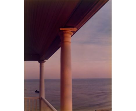 Joel Meyerowitz (New York 1938 – lebt in New York und Italien). „Porch Series“, Provincetown. 1977C-Print, 1987. Kodak-Papier